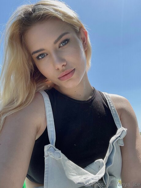 Anya Ice porn model photos
