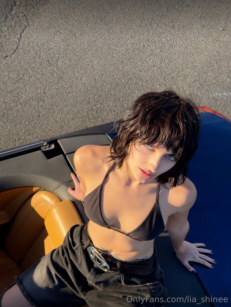 Shine Lia pornstar hd pic