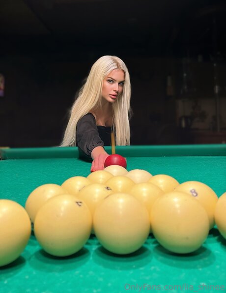 Shine Lia pornstar art pics