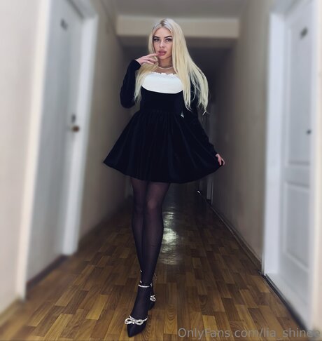 Shine Lia star naked image