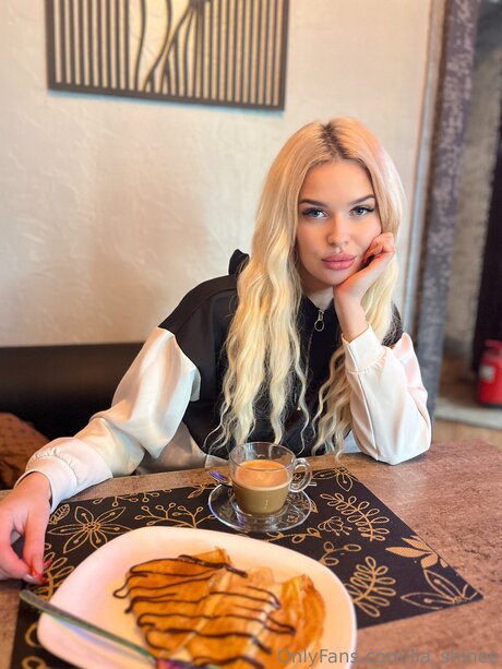 Shine Lia nice actress pictures