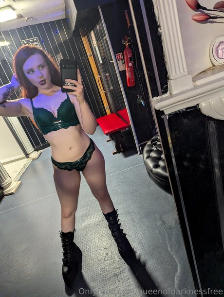 Queenofdarknessfree star art photos