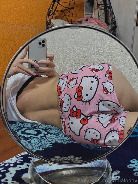 Mialooov top pornstar pic