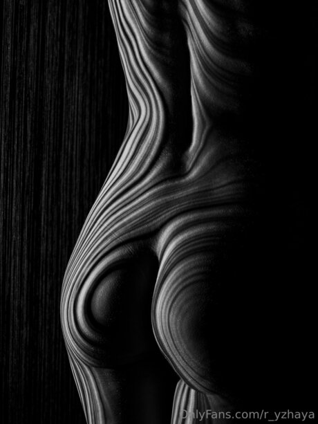 R Yzhaya exclusive actress pics