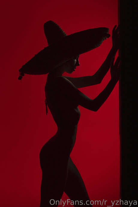 R Yzhaya model xxx photos