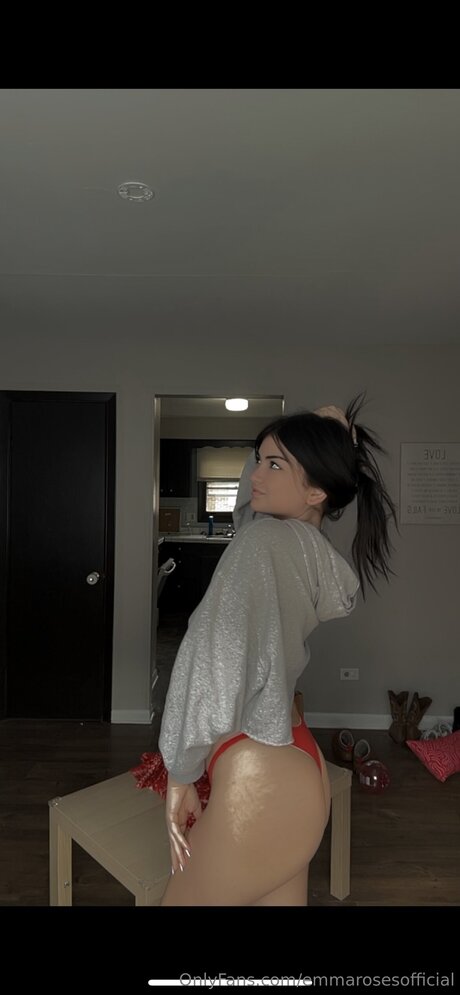 Emmarosesofficial model pretty pictures