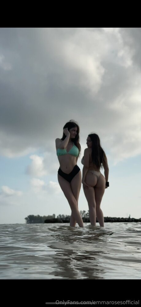 Emmarosesofficial pretty star img