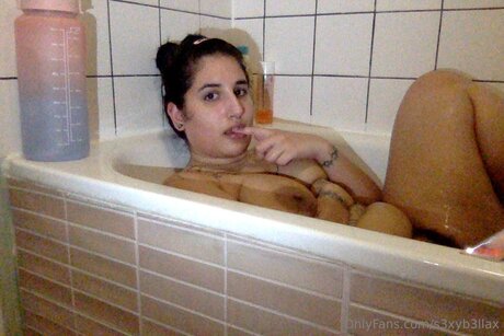 S3xyb3llax free pornstar pics