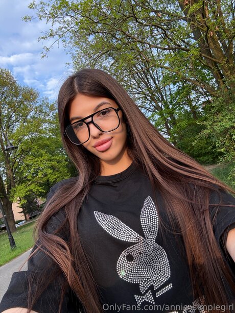 Annie Simplegirl model exclusive images