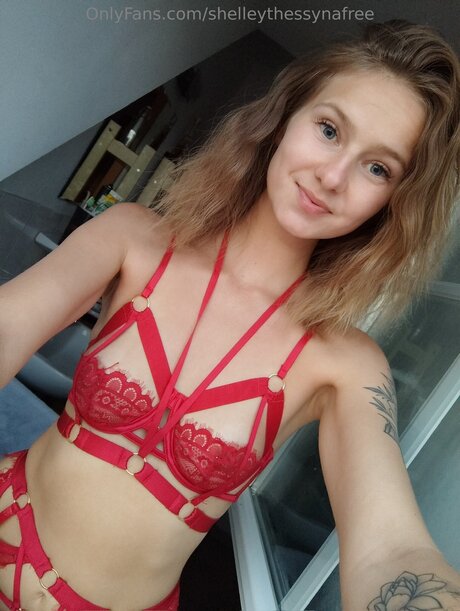Shelleythessynafree model porn images