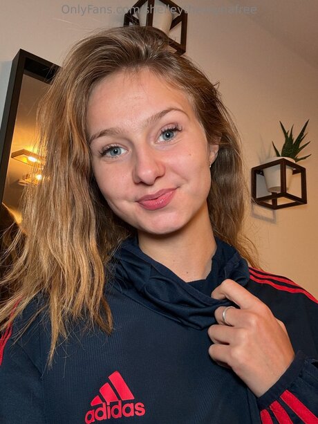 Shelleythessynafree nudes actress pics