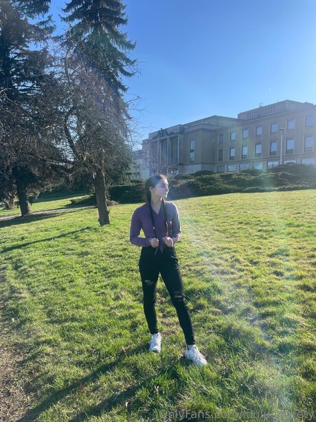 Luulu Sweety star erotic picture