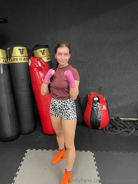 Luulu Sweety nude pornstar image