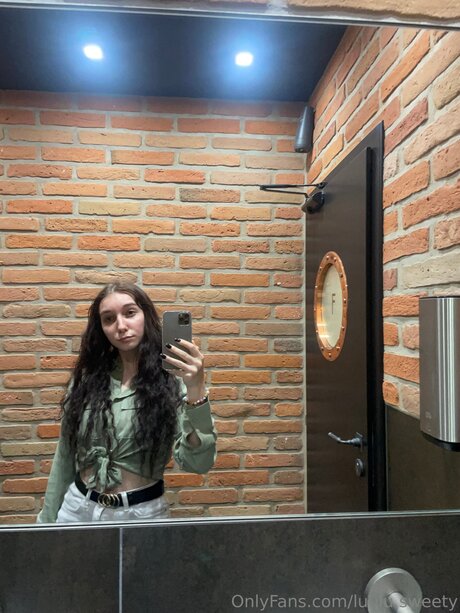 Luulu Sweety sexy star img