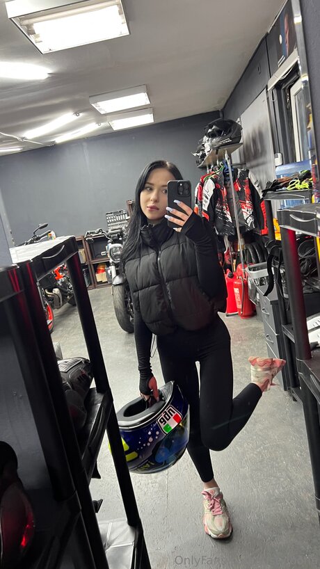 Lustyloona free model picture