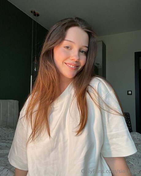 Sia Light pornstar naked img