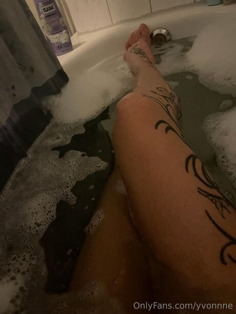 Yvonnne porn model archive