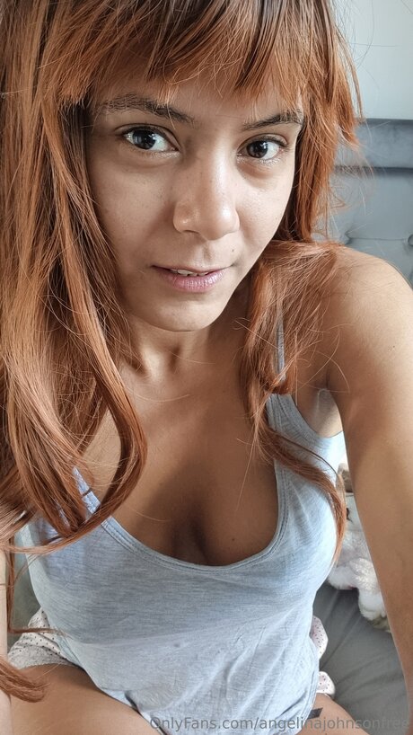 Angelinajohnsonfree top star photos