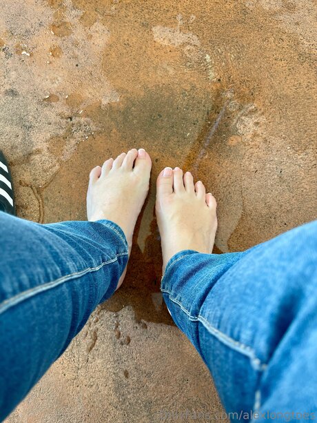 Alexlongtoes porn model pic