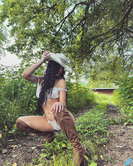 Sassylittleleo pornstar nudes img