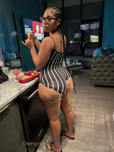 Katanahteasexxx naked model img