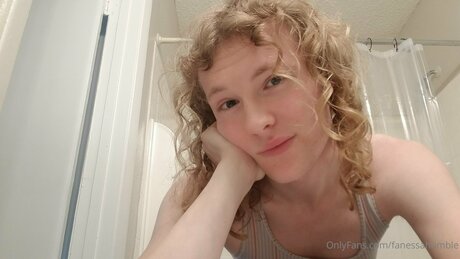 Fanessahumble pornstar nudes photo