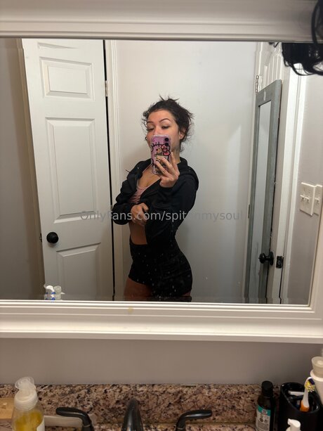 Spitonmysoul model nice gallery