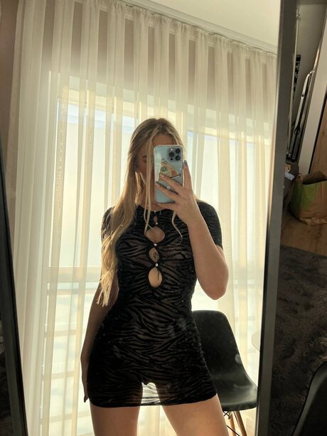 Allabae model nude gallery