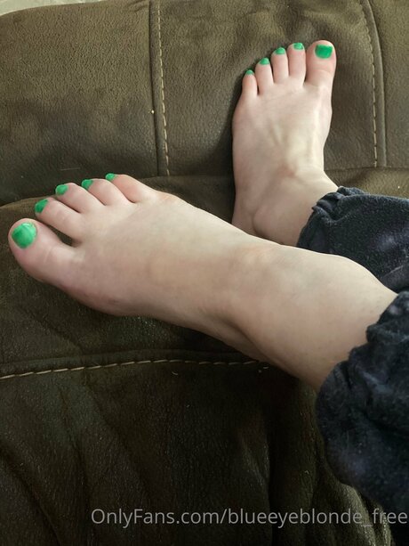 Blueeyeblonde Free erotic actress image