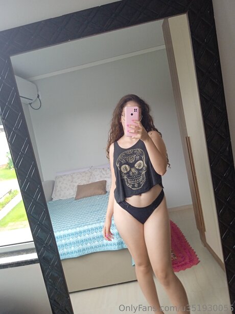 U351930055 high quality model images