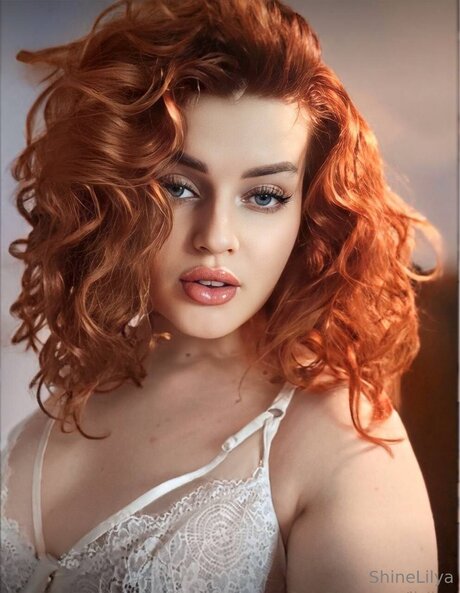 Shinelilya model hot archive