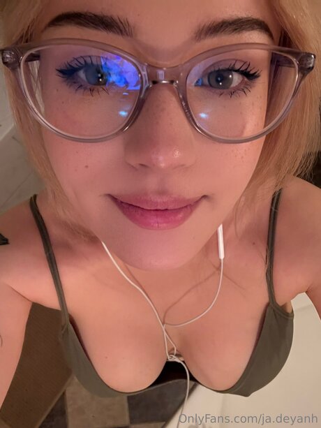 Ja Deyanh nice model photo