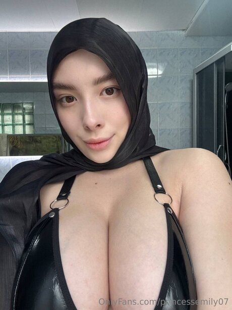 Princessemily07 nude pornstar image