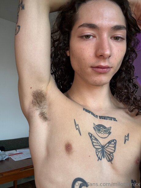 Milotwinkx hot model pic