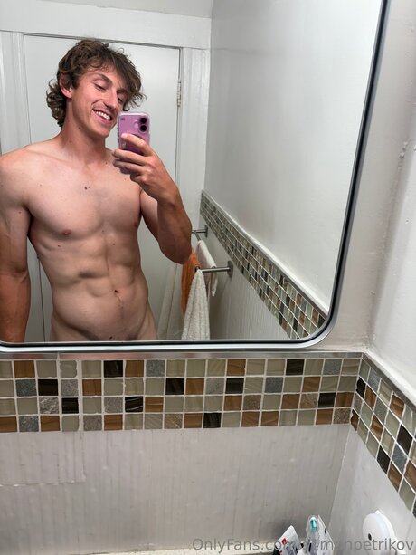 S1monpetrikov naked star photo