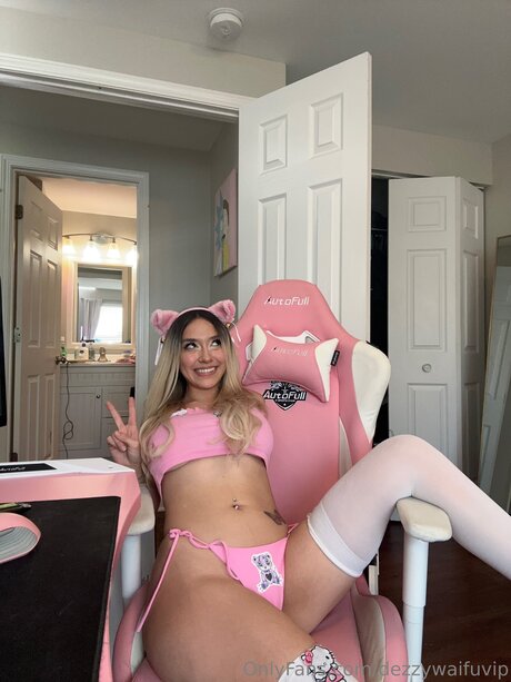 asian couple onlyfans pretty picture