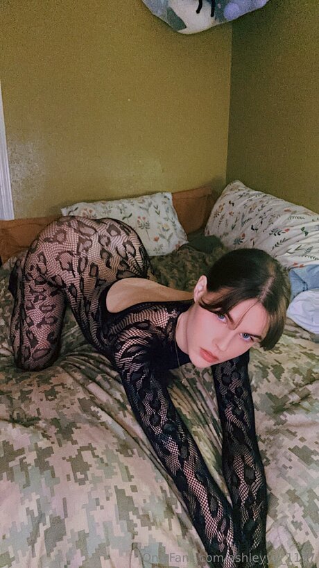 Ashleyyy 1177 perfect model picture