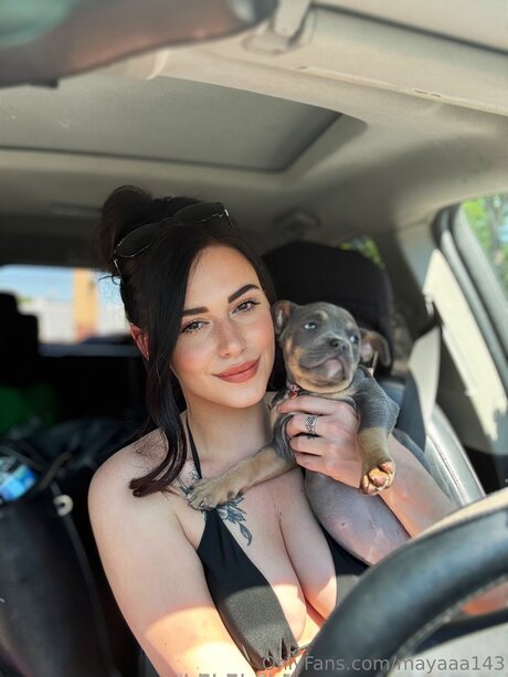 Mayaaa143 pornstar naked picture