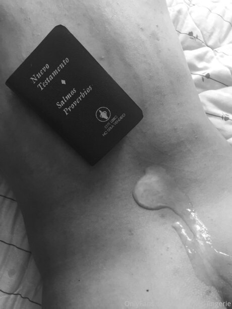 Berserker Lingerie hd actress photos