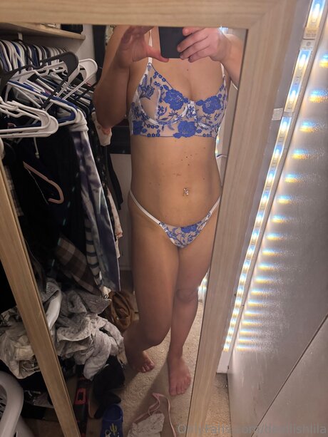 Devilishlila hot model pic