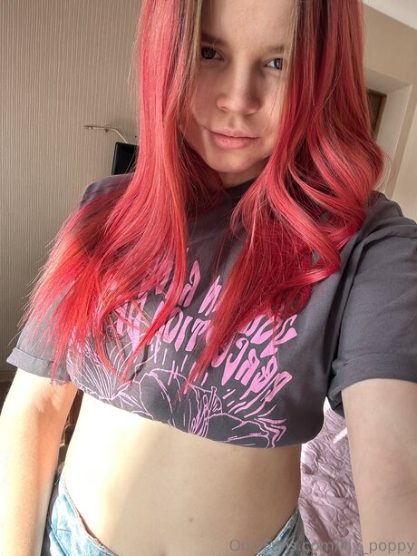 Lily Poppy free star picture