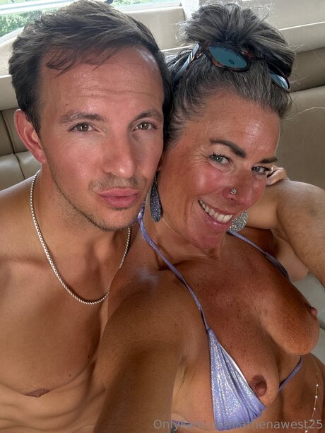 Athenawest25 model erotic pics