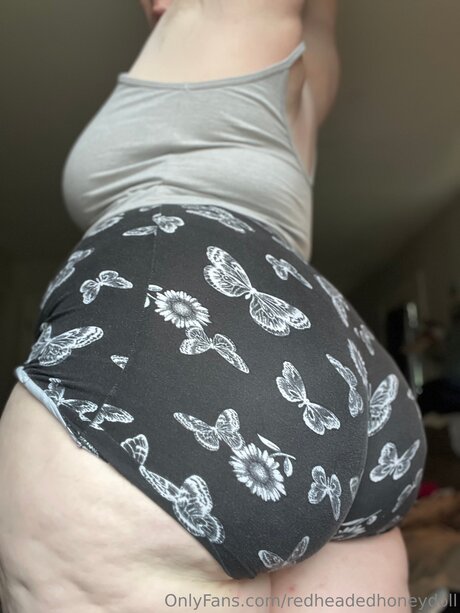 Redheadedhoneydoll model nice pic