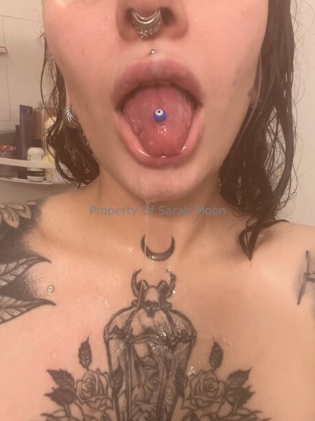 Sarahmoonsg erotic model pictures