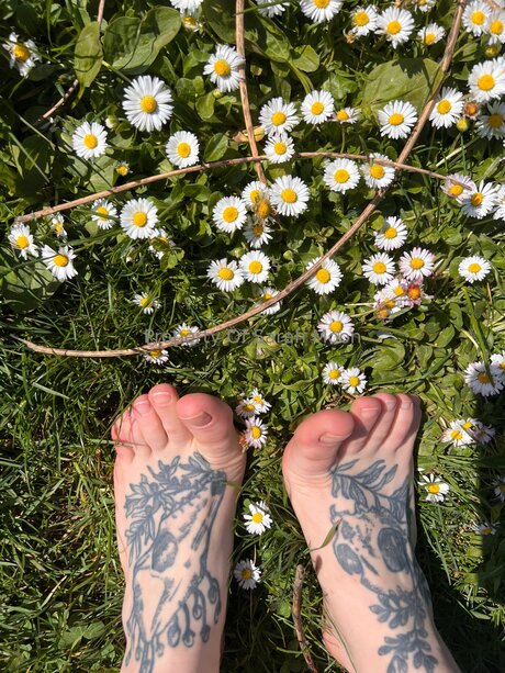 Sarahmoonsg perfect model pic