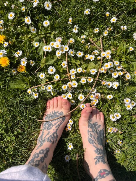 Sarahmoonsg naked model pictures