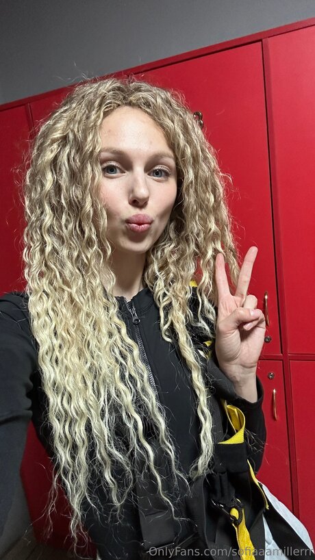 female popular onlyfans sexy nudes pics