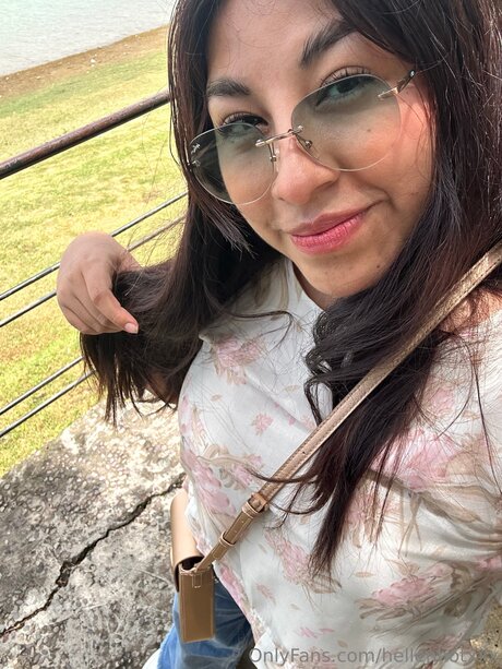 Hellenhotxxx star free pics