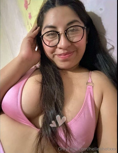 Hellenhotxxx model adult images