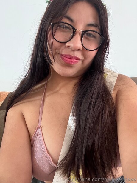 Hellenhotxxx nudes actress image